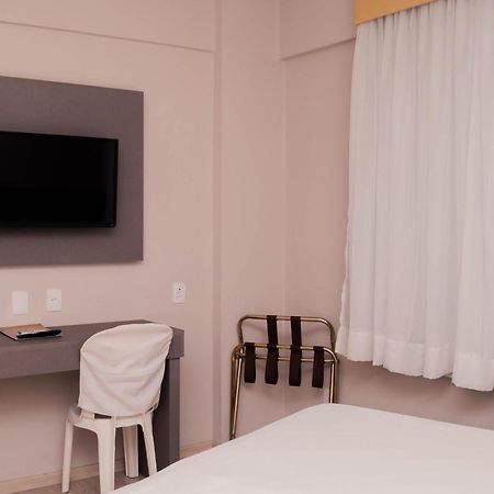 Abba Hotel Betim Esterno foto