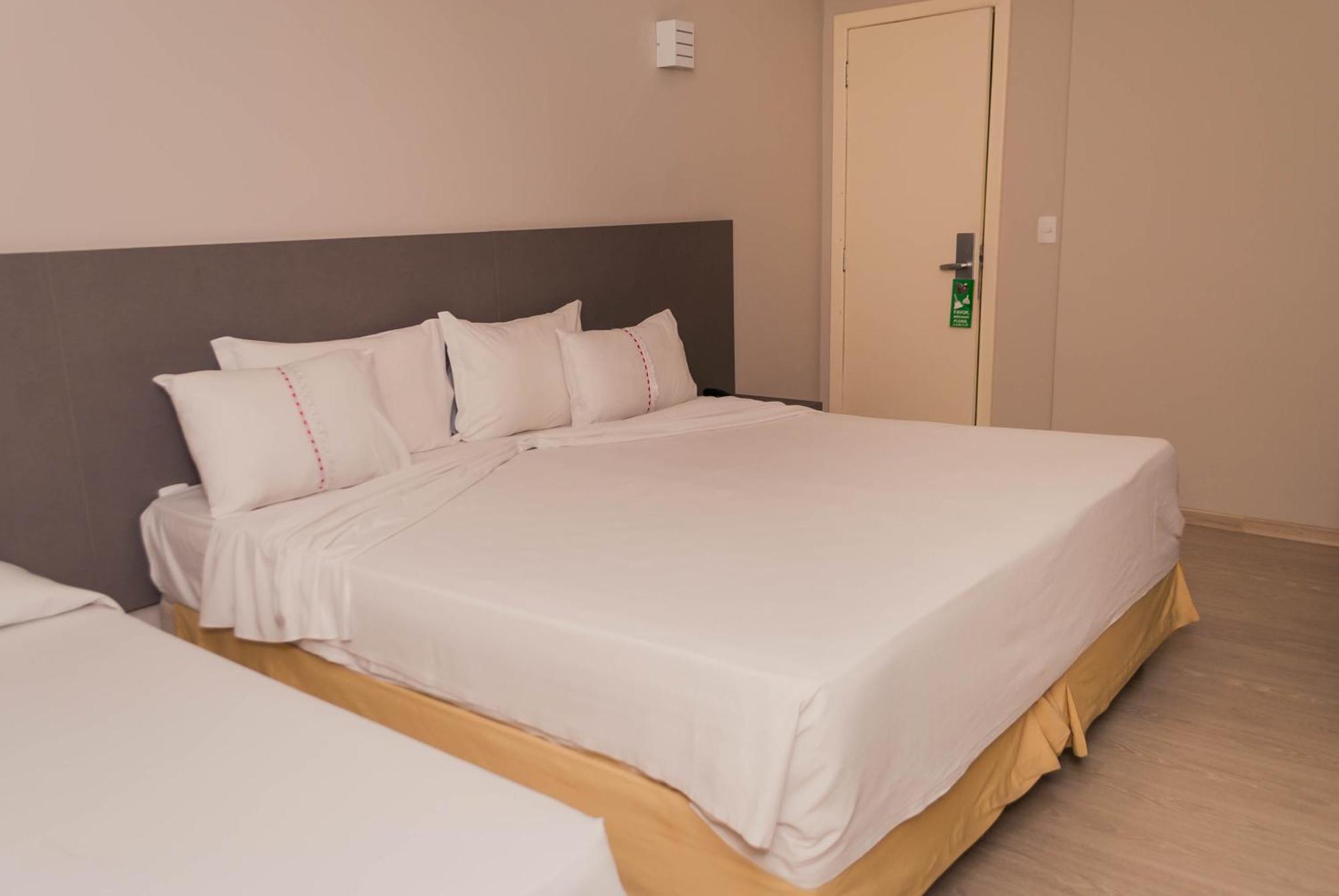 Abba Hotel Betim Esterno foto