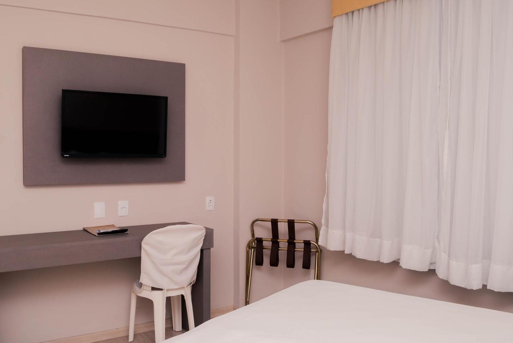 Abba Hotel Betim Esterno foto