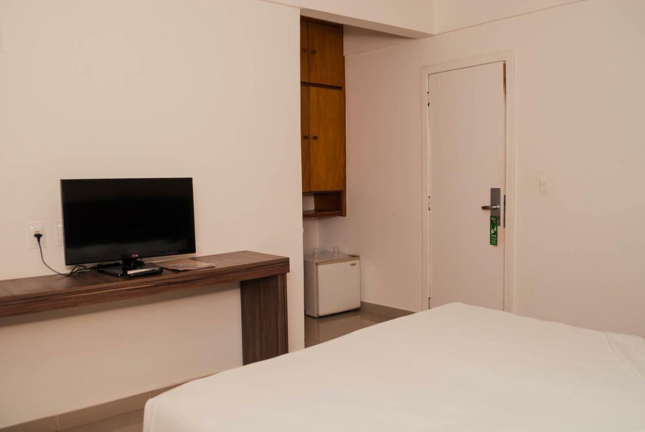 Abba Hotel Betim Esterno foto