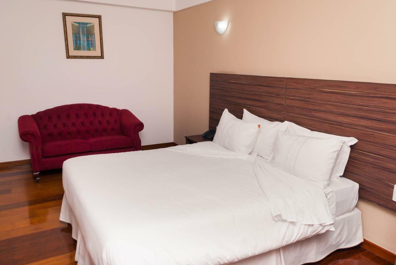 Abba Hotel Betim Esterno foto